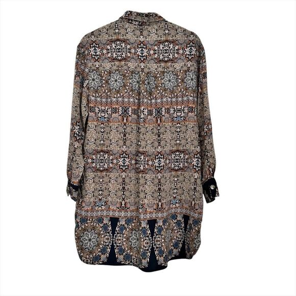 Vici Geometric Print Button Down Tunic Too - Picture 2 of 8